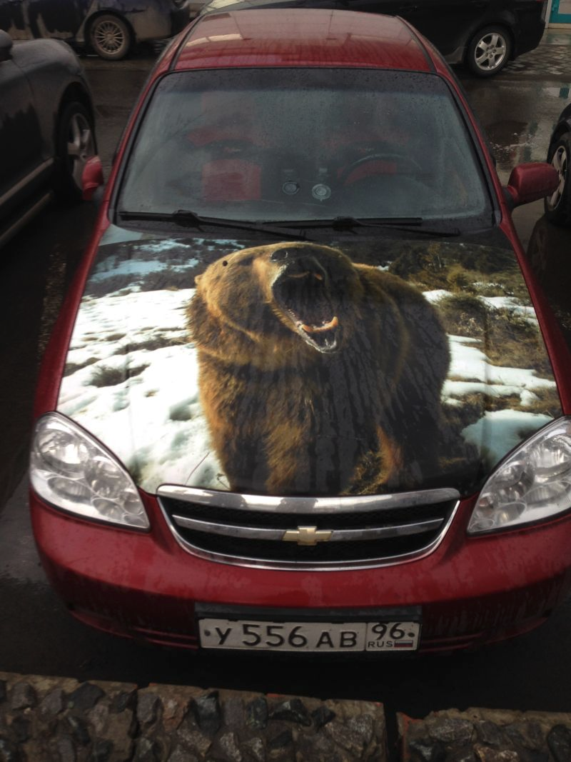 Illustration for article titled Photos I took of cars when I was in Russia